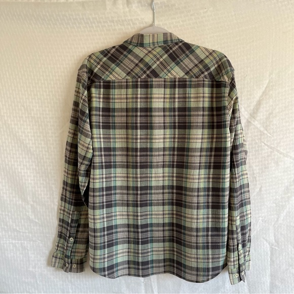 Patagonia Organic Cotton Plaid Button Up Shirt Green/Charcoal Size Med - Picture 2 of 9